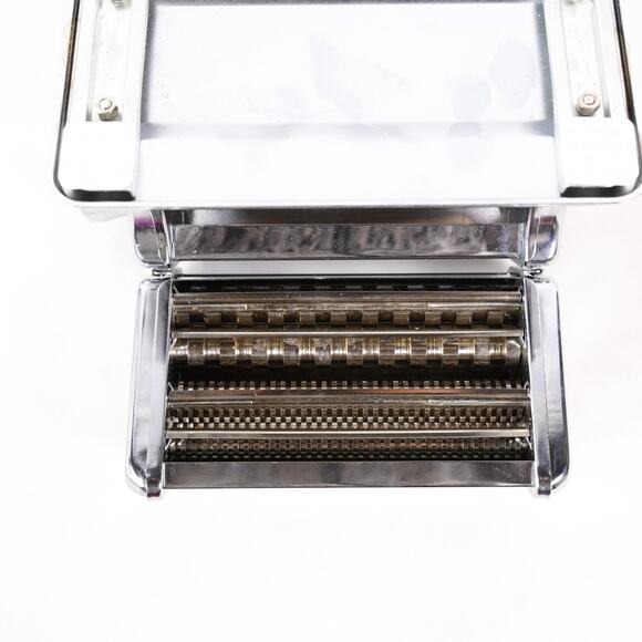 Villaware Al Dente Pasta Maker Spaghetti Machine 7 Levels Thickness Metal Chrome - Picture 8 of 16